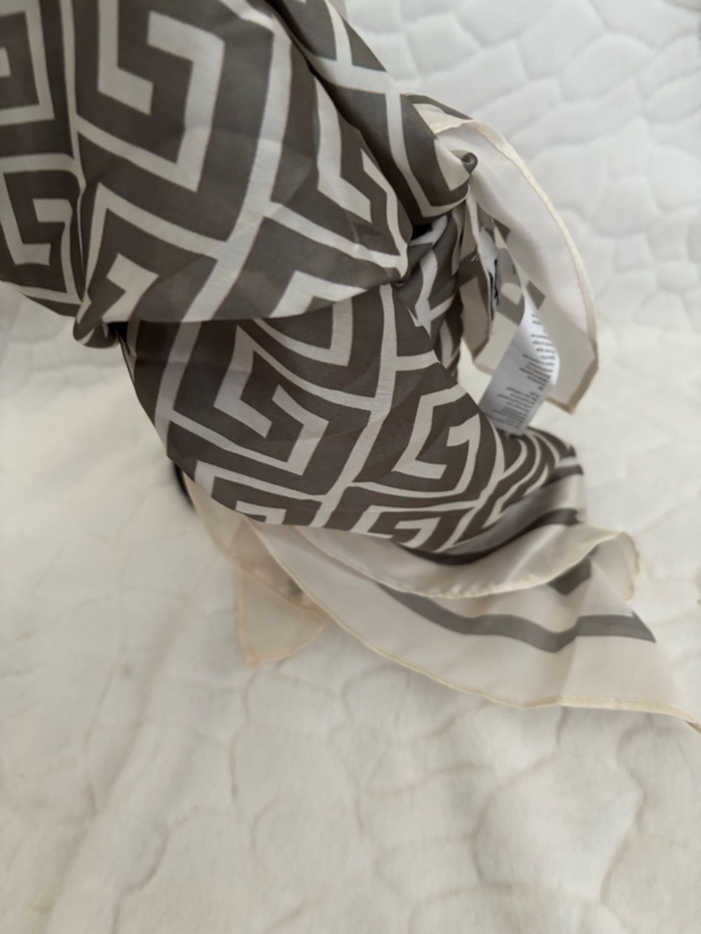 Aldo Multi-Use Square Scarf Geometric - Picture 9 of 9